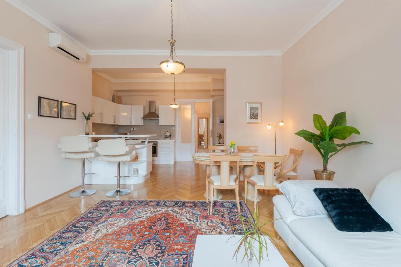 Opera & Basilica 2 Bedrooms With Balcony Budapeşte Dış mekan fotoğraf