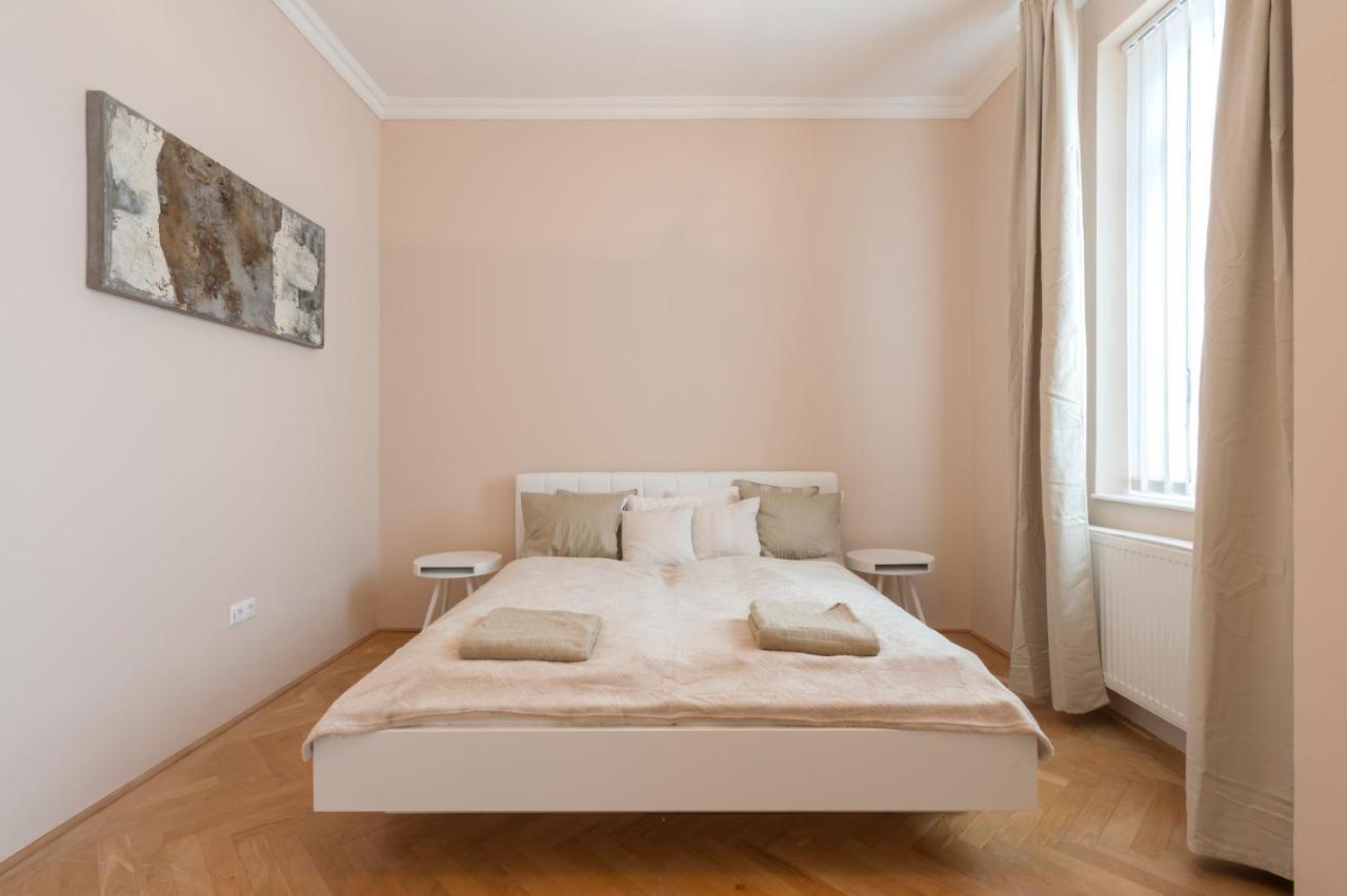 Opera & Basilica 2 Bedrooms With Balcony Budapeşte Dış mekan fotoğraf