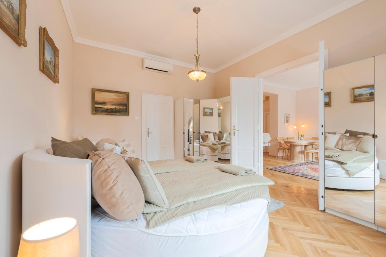 Opera & Basilica 2 Bedrooms With Balcony Budapeşte Dış mekan fotoğraf