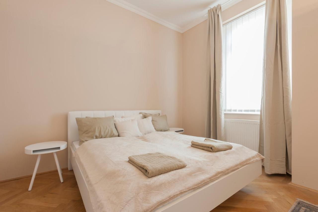 Opera & Basilica 2 Bedrooms With Balcony Budapeşte Dış mekan fotoğraf